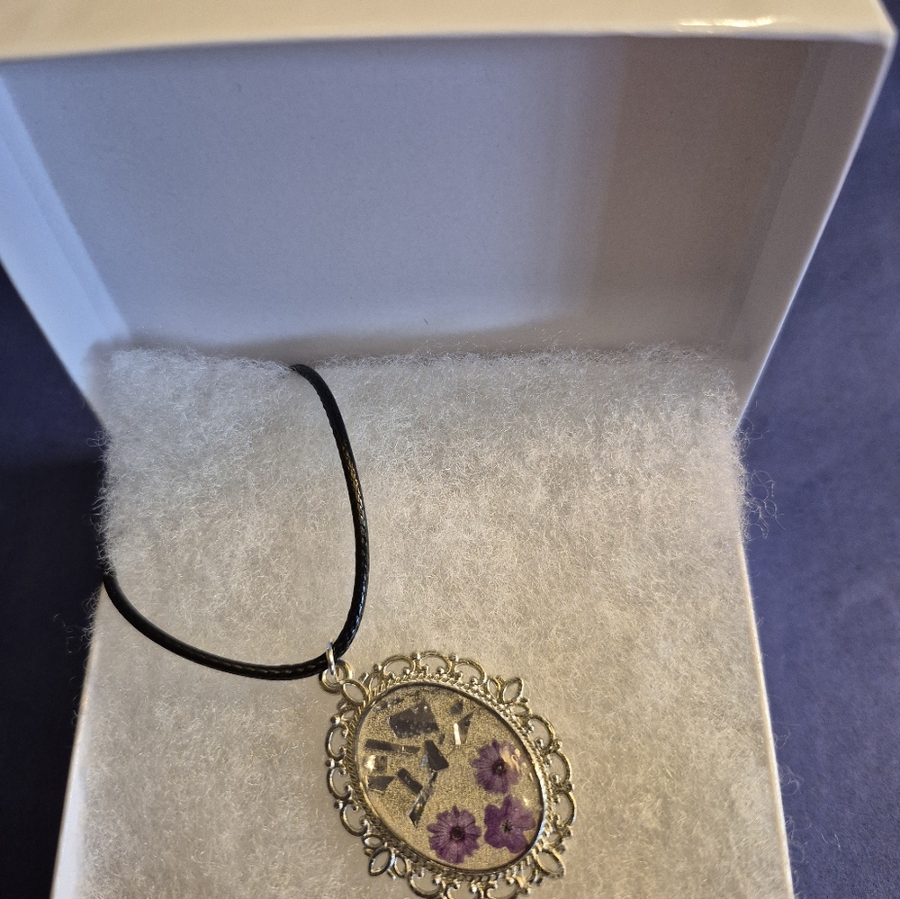 Elegant Silver and Purple Floral Pendant Necklace